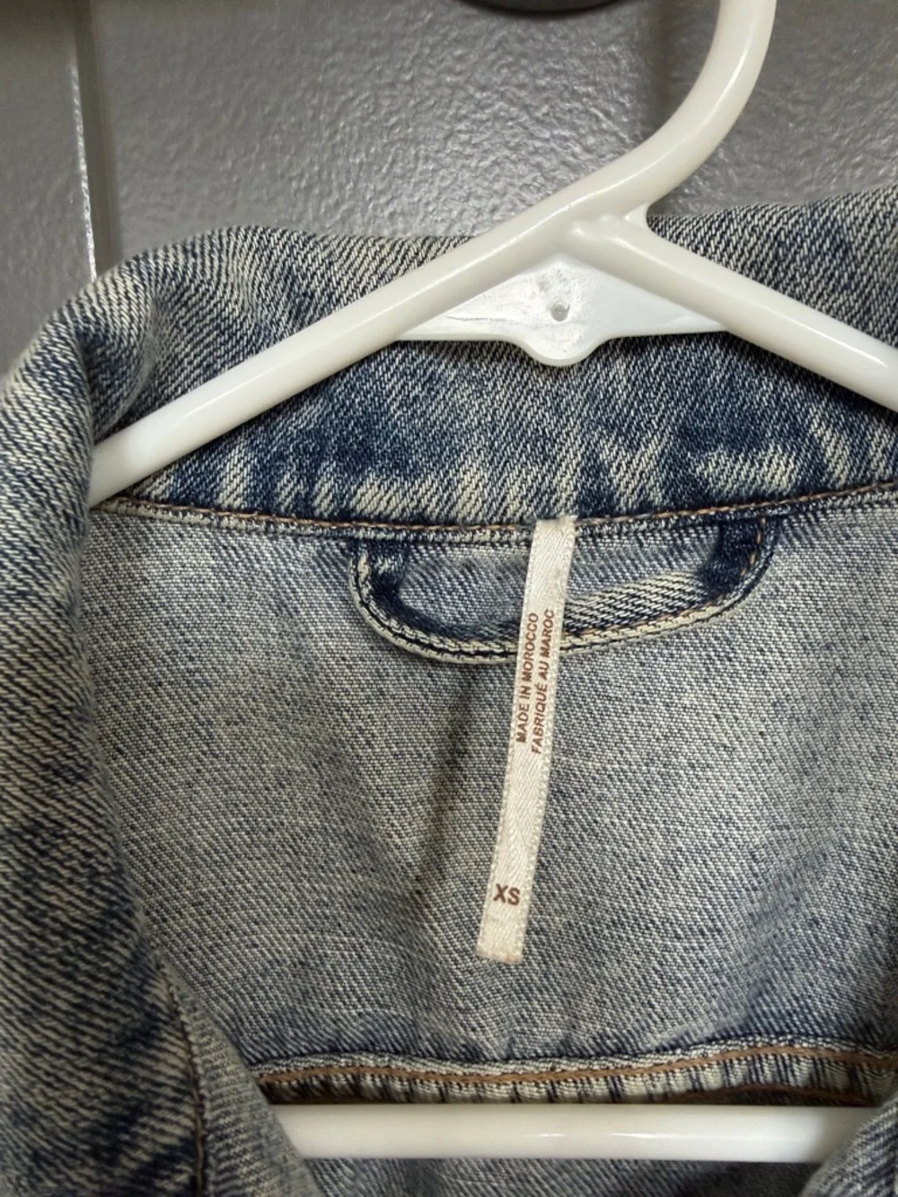 Free People Light Faded Blue Denim Jacket - Picture 3 of 5